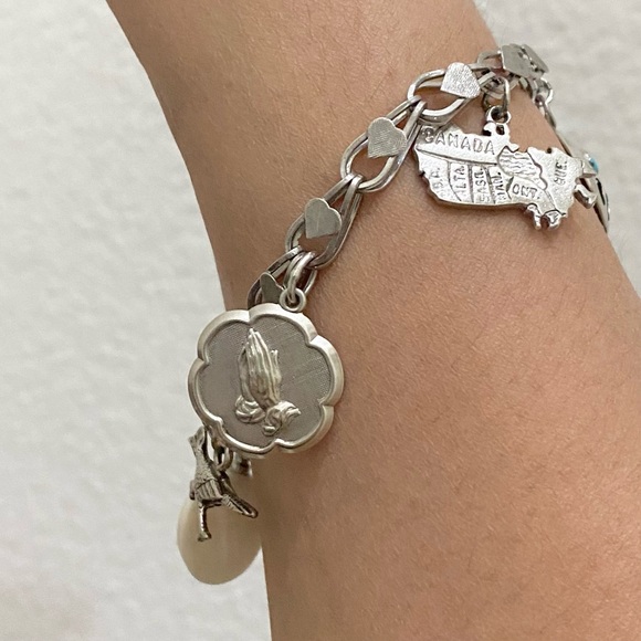 Vintage Sterling Silver Signed 925 Double Link Heart 7 Charms 8” Charm Bracelet - Picture 3 of 16